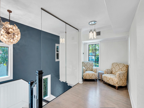 Luxurious 4-Bedroom Retreat Near Las Olas Blvd with Heated Pool